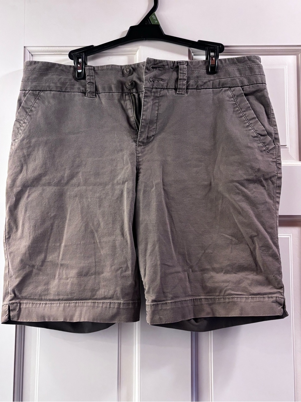 Women’s Gray Bermuda Shorts with Front Pockets